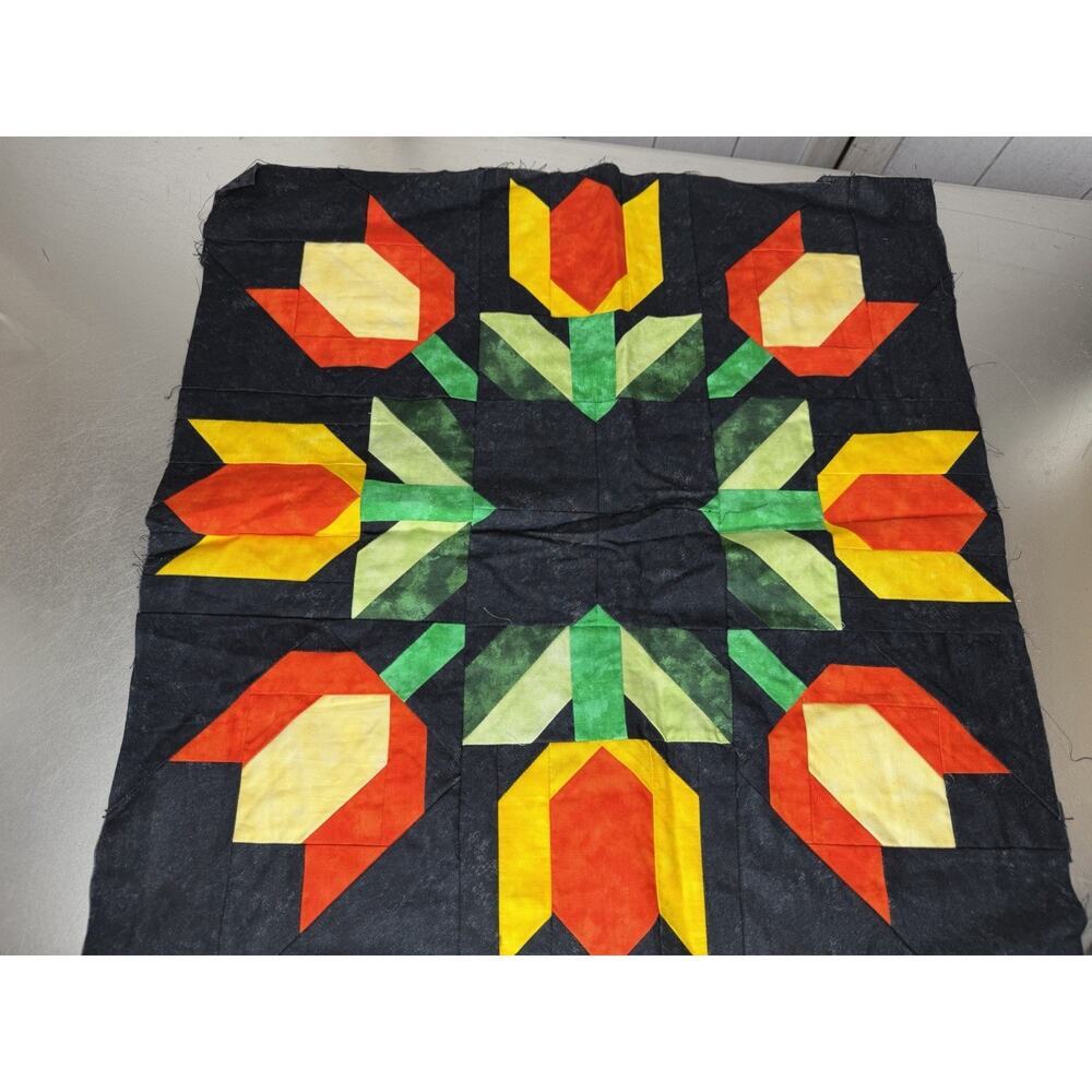 Pam Bono Quilt Square Tulip Flowers Pattern Orange Black Green 18in X 17.5